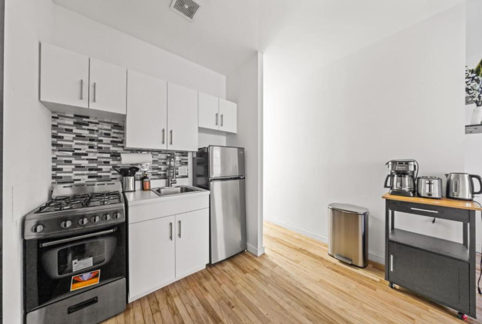 Upscale Retreat - One Bedroom In Downtown Manhattan's Union Square Apartment