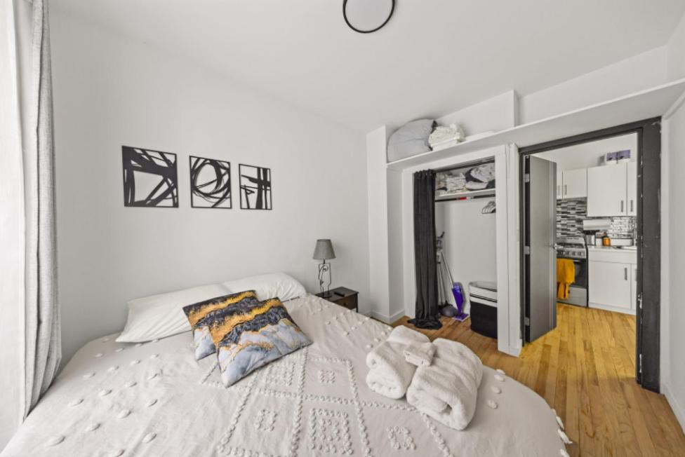 Upscale Retreat - One Bedroom In Downtown Manhattan's Union Square Apartment New York